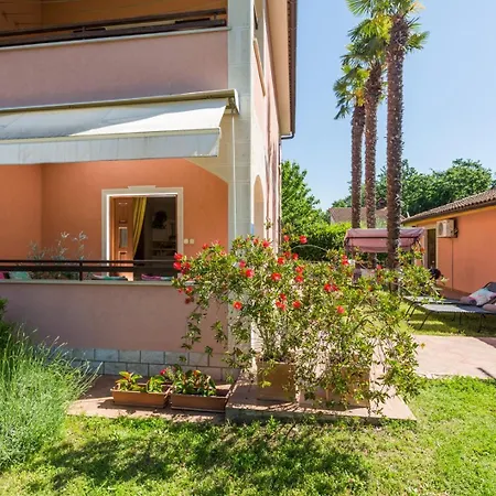 Apartment Sophia Near Porec